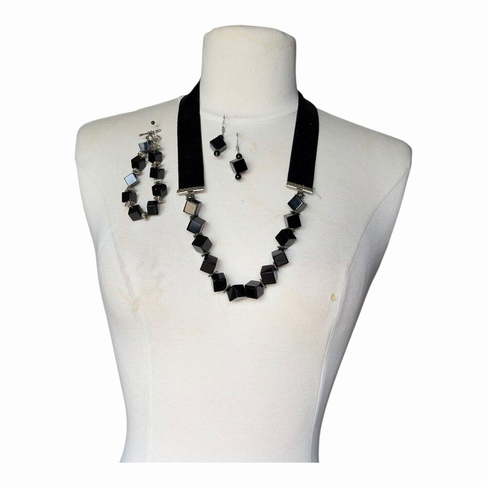 Handmade Velvet Ribbon Choker Square Lucite Beads Bracelet & Earrings Extra Bead